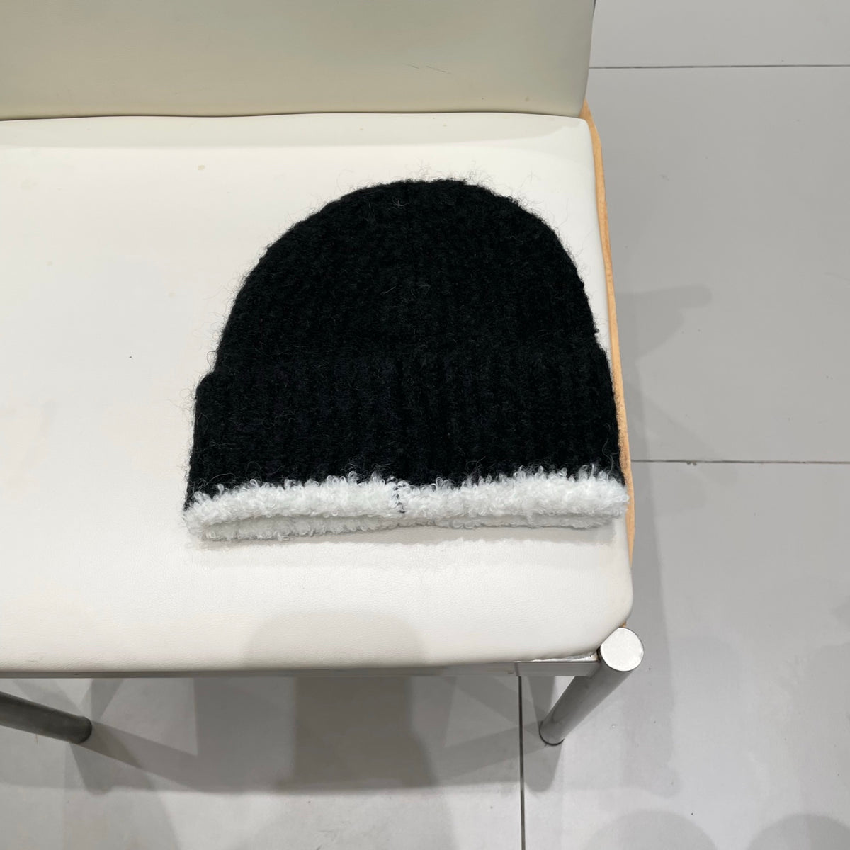 Moncler Cashmere Beanie - image 7