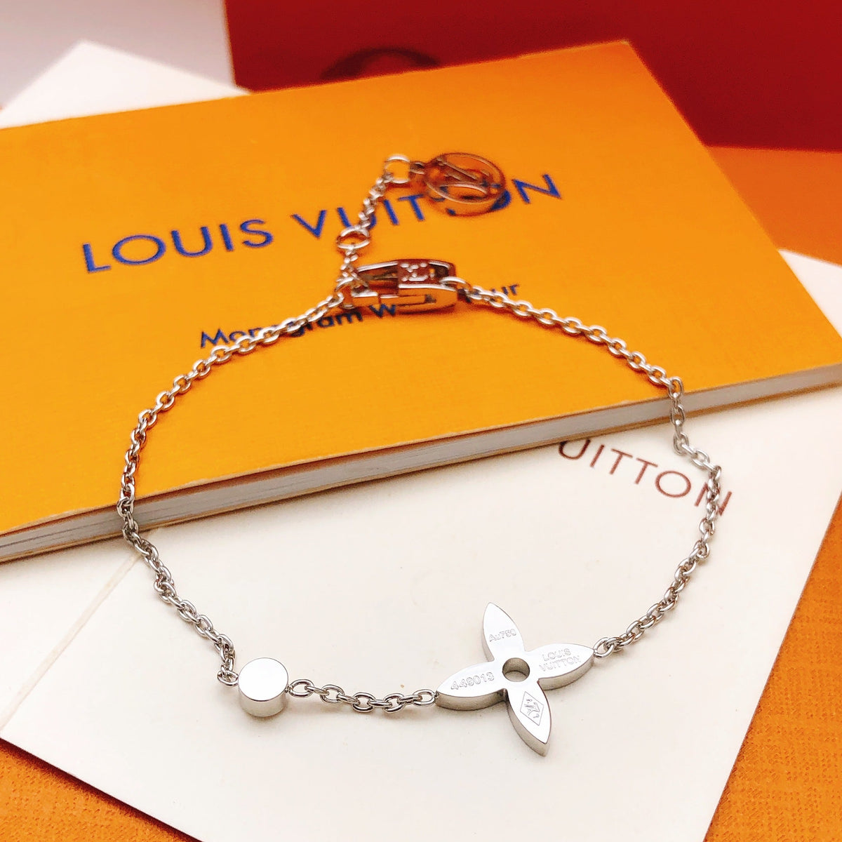 Martin Graham bracelet in polished metal-tone – side detail