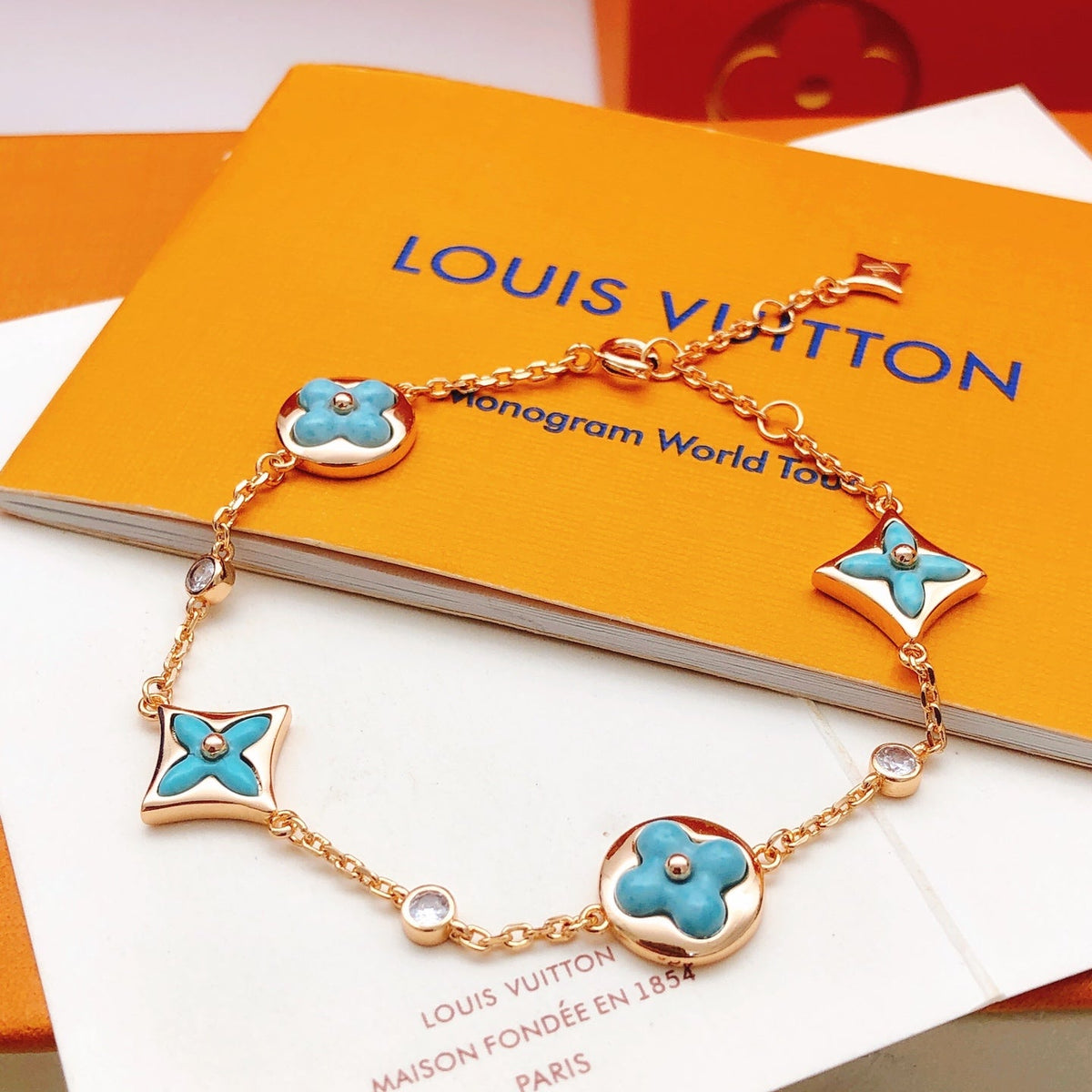 Martin Graham bracelet in polished metal-tone – side detail