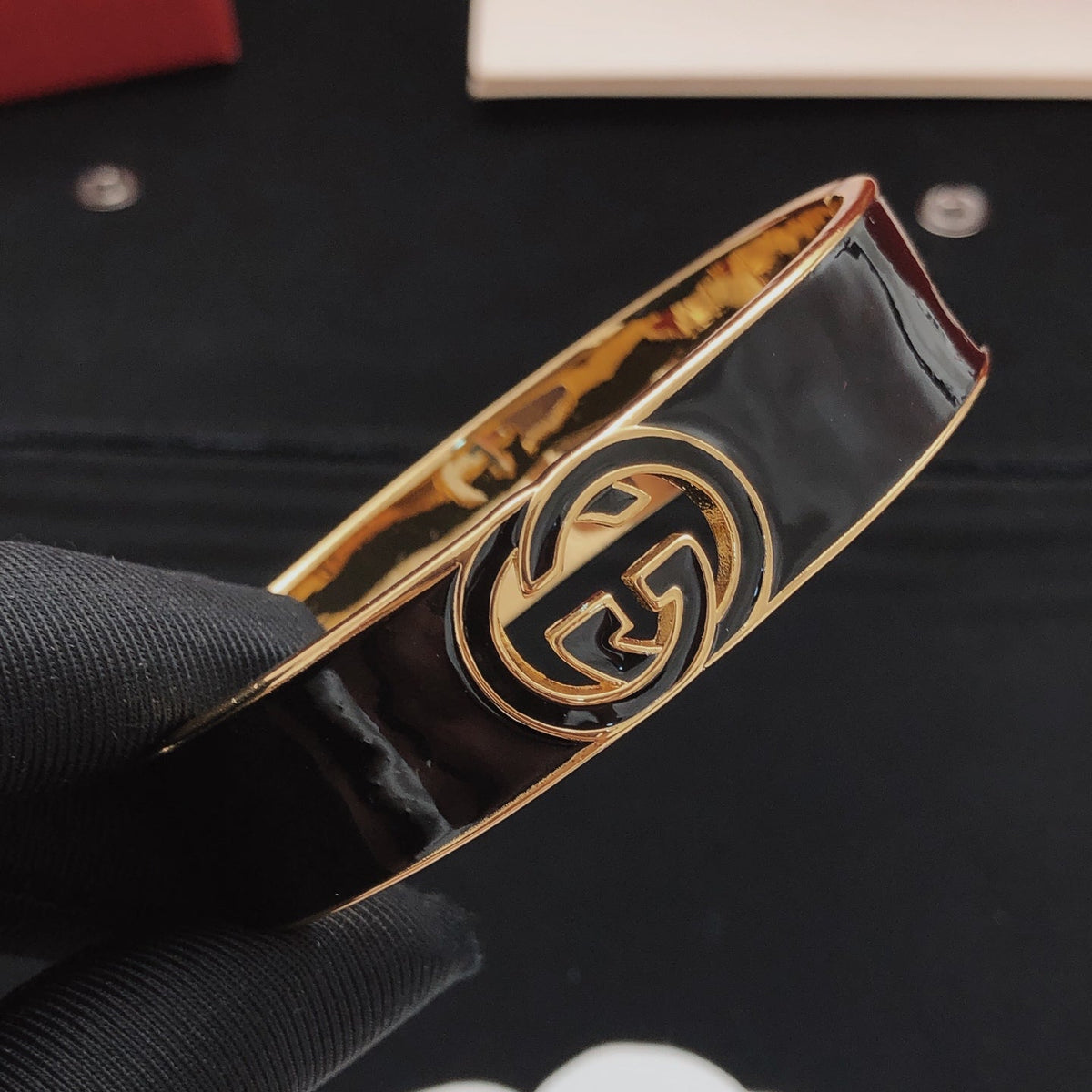 Martin Graham bangle in polished metal-tone – detail view