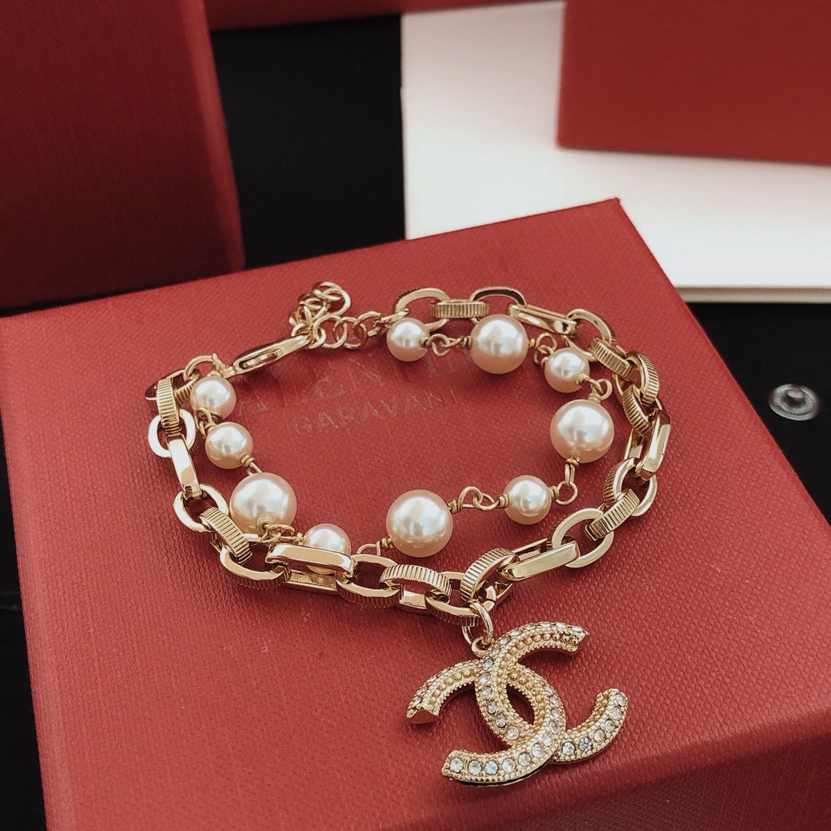 Martin Graham bracelet in polished metal-tone – side detail