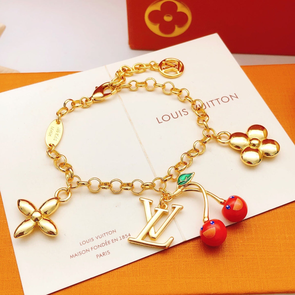 Martin Graham bracelet in polished metal-tone – detail view