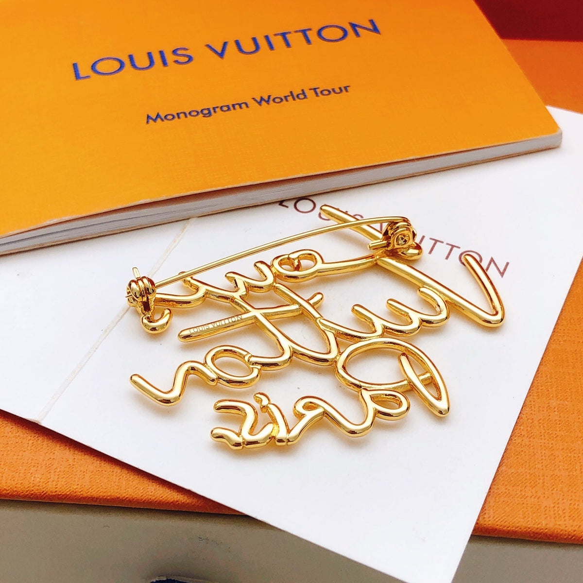 Martin Graham brooch in polished metal-tone – detail view