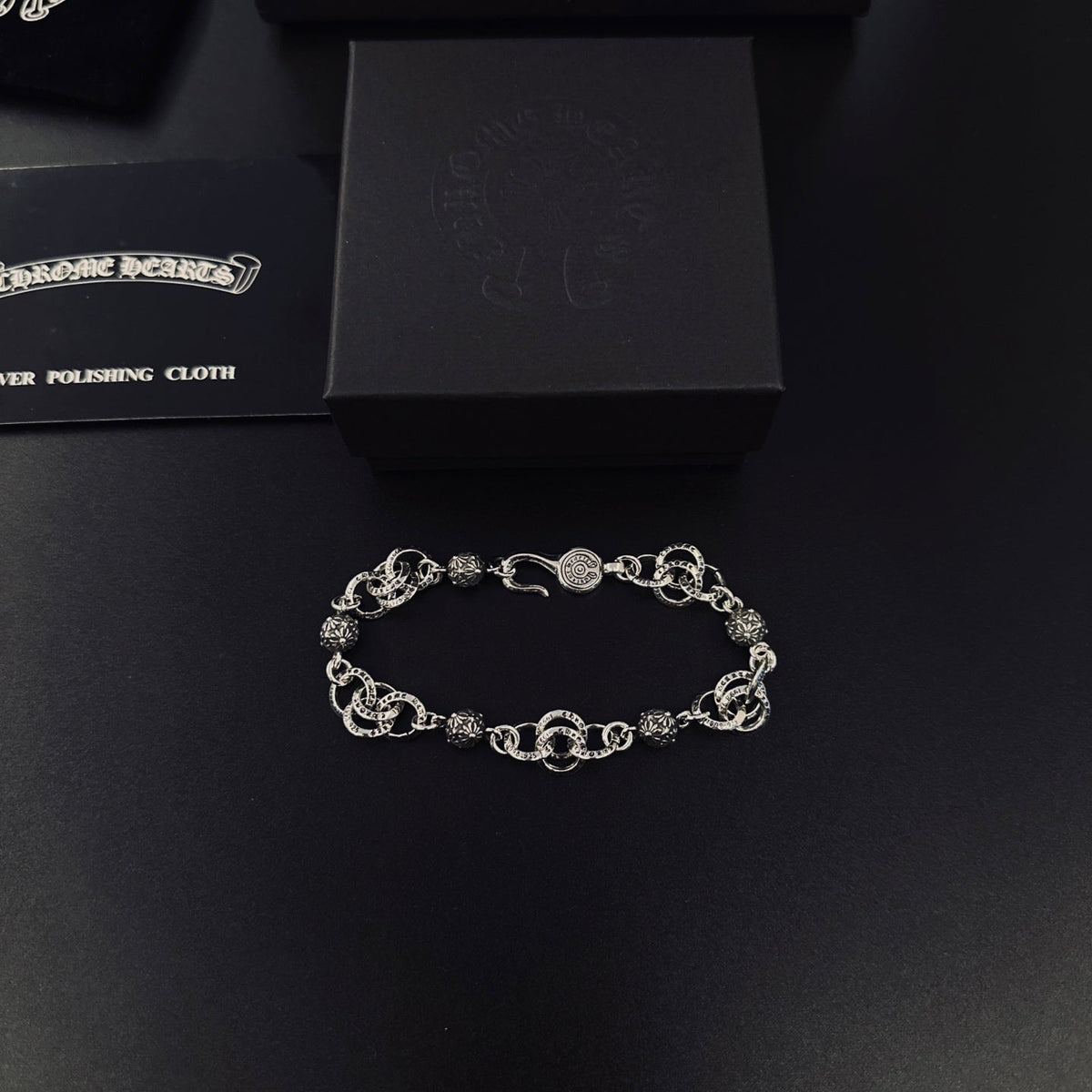 Martin Graham bracelet in polished metal-tone – detail view