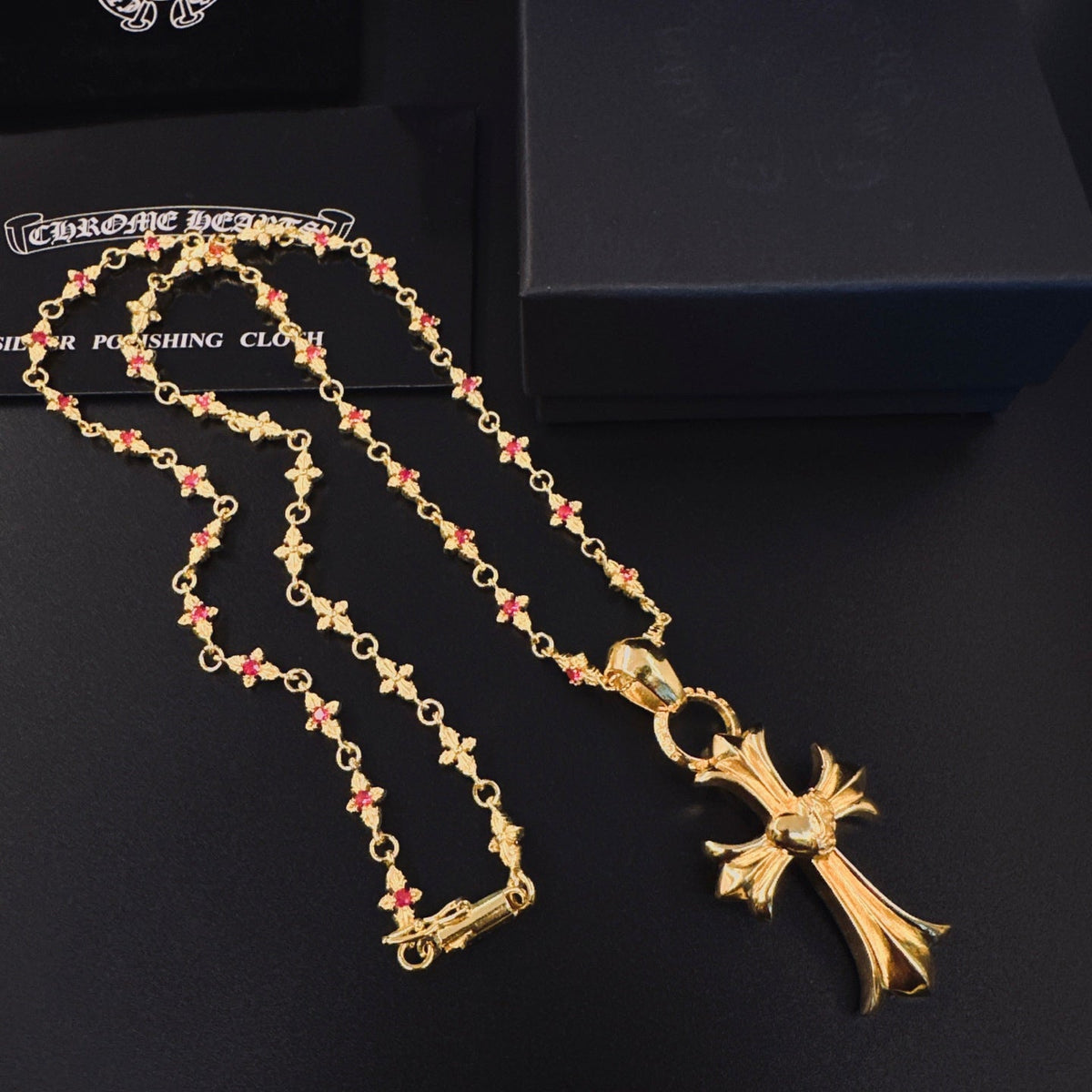 Martin Graham pendant necklace in polished metal-tone – close-up detail