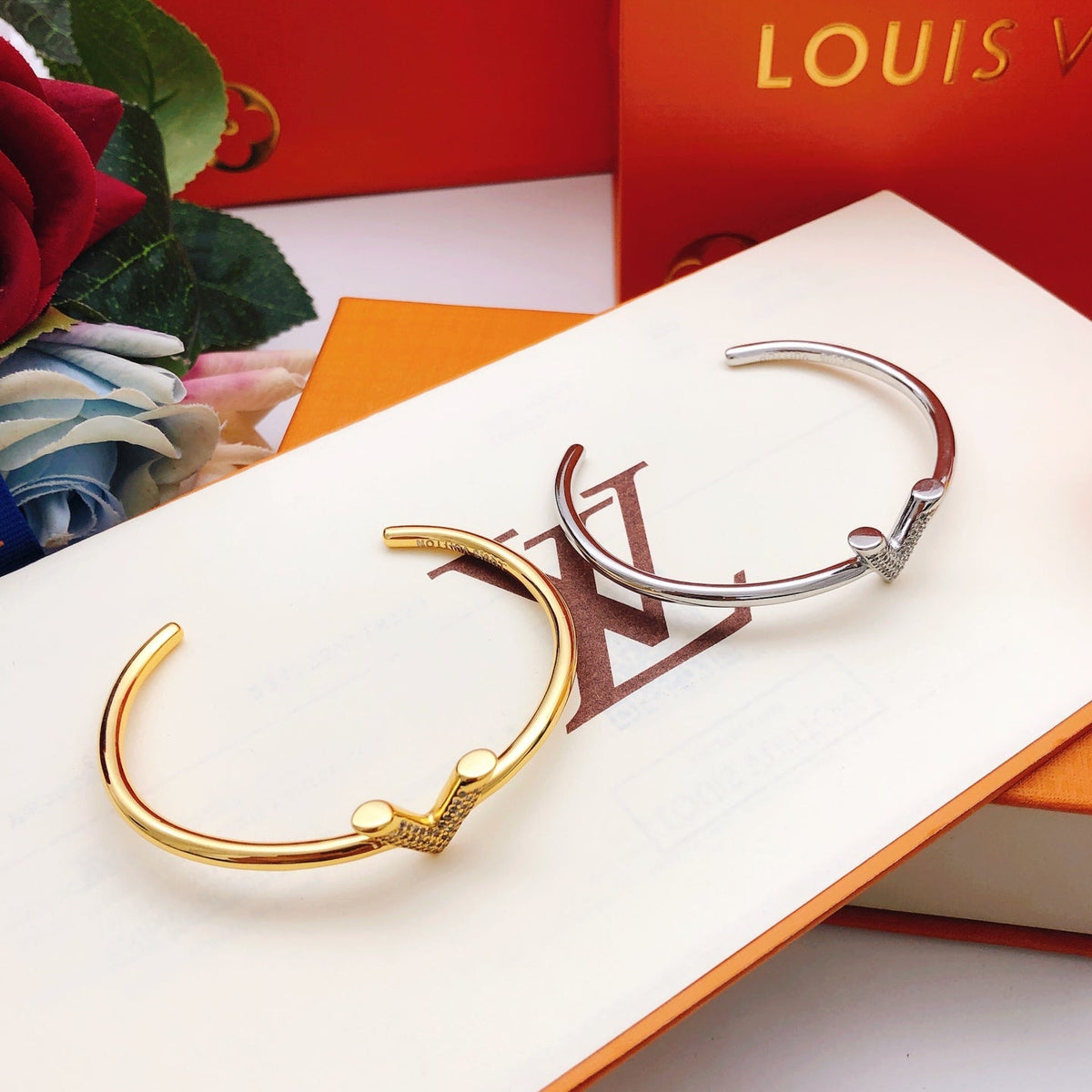 Martin Graham bangle in polished metal-tone – front product view