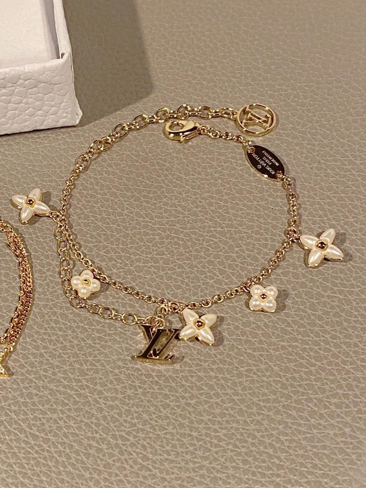 Martin Graham bracelet in polished metal-tone – detail view