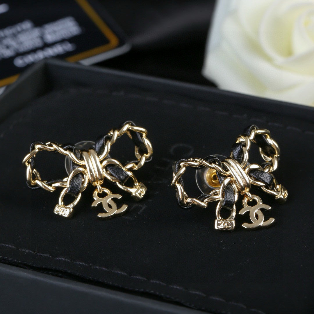 Martin Graham earrings in polished metal-tone – detail view
