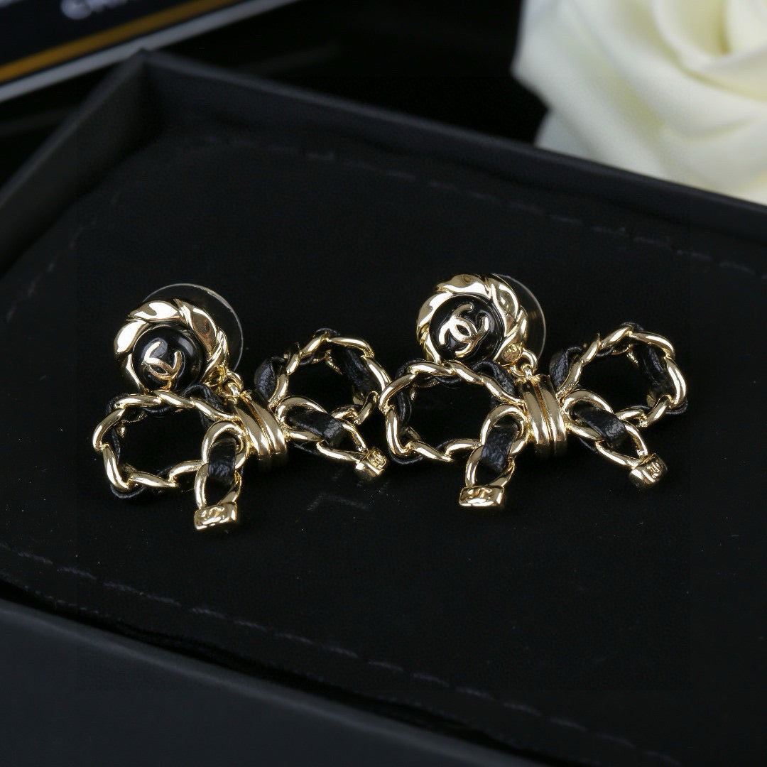 Martin Graham earrings in polished metal-tone – detail view