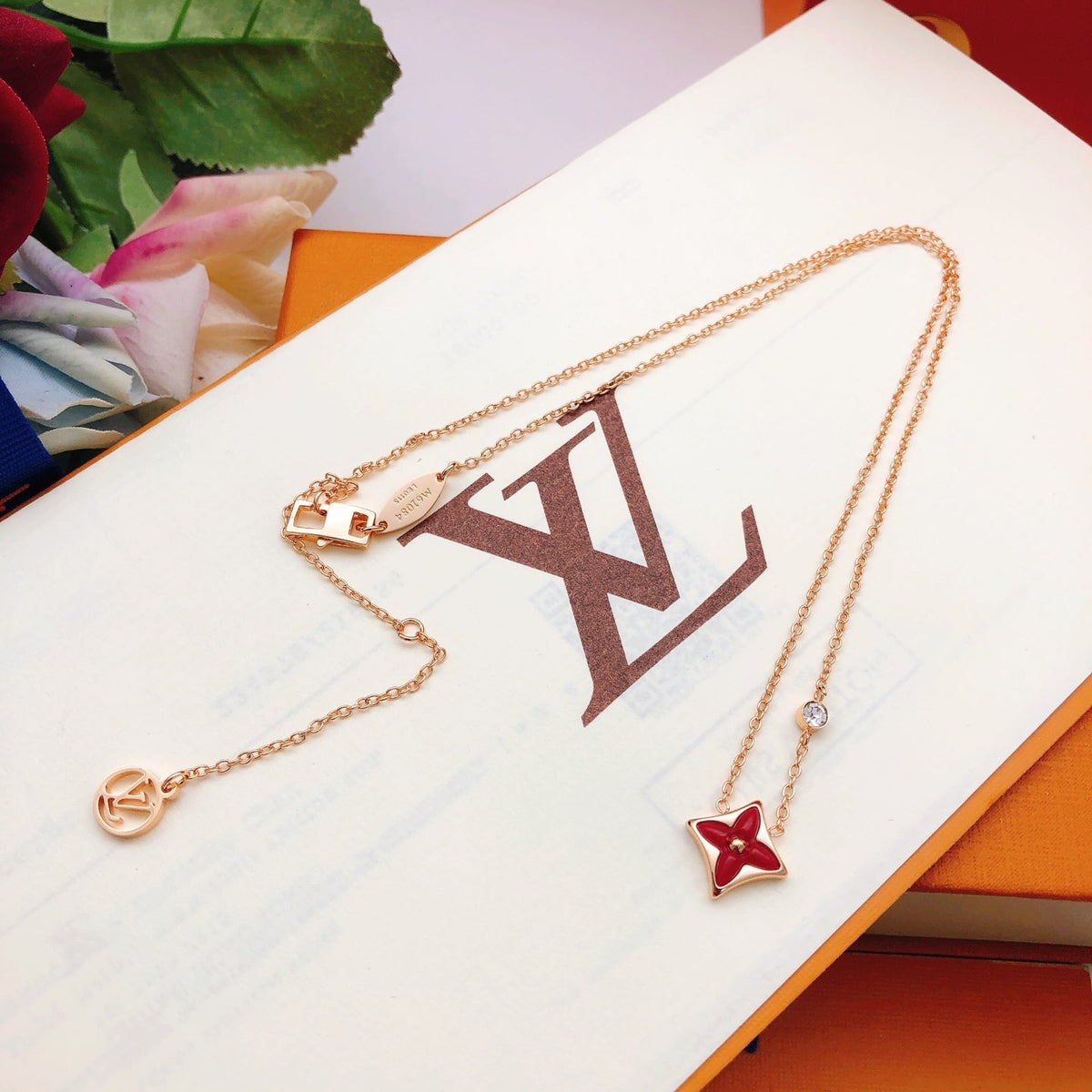 Martin Graham pendant necklace in polished metal-tone – detail view