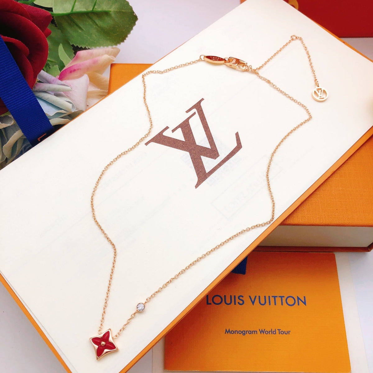 Martin Graham pendant necklace in polished metal-tone – side detail