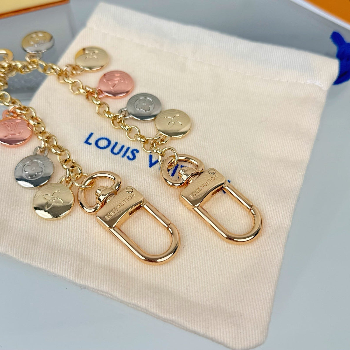 Martin Graham keychain in polished metal-tone – close-up detail