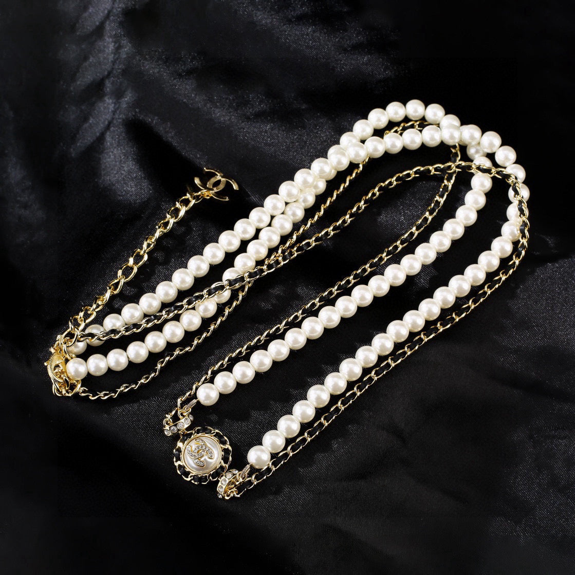 Martin Graham jewelry accessory in polished metal-tone – detail view