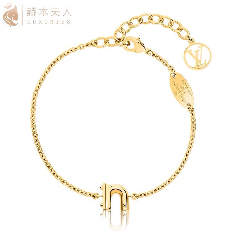 Martin Graham bracelet in polished metal-tone – close-up detail