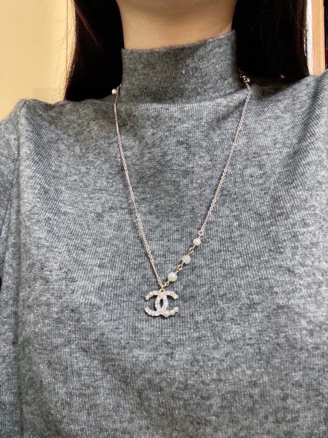 Martin Graham pendant necklace in polished metal-tone – detail view