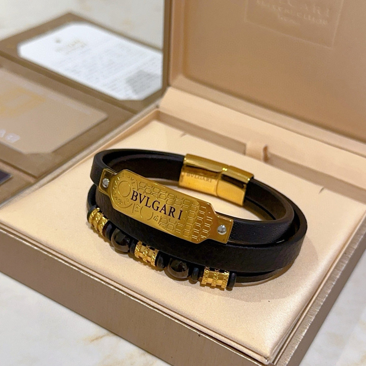 Martin Graham bracelet in polished metal-tone – detail view