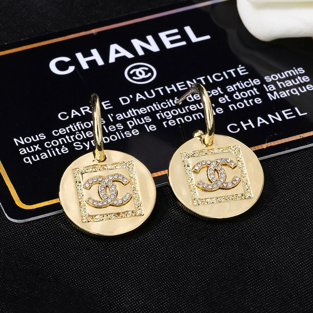 Martin Graham earrings in polished metal-tone – detail view