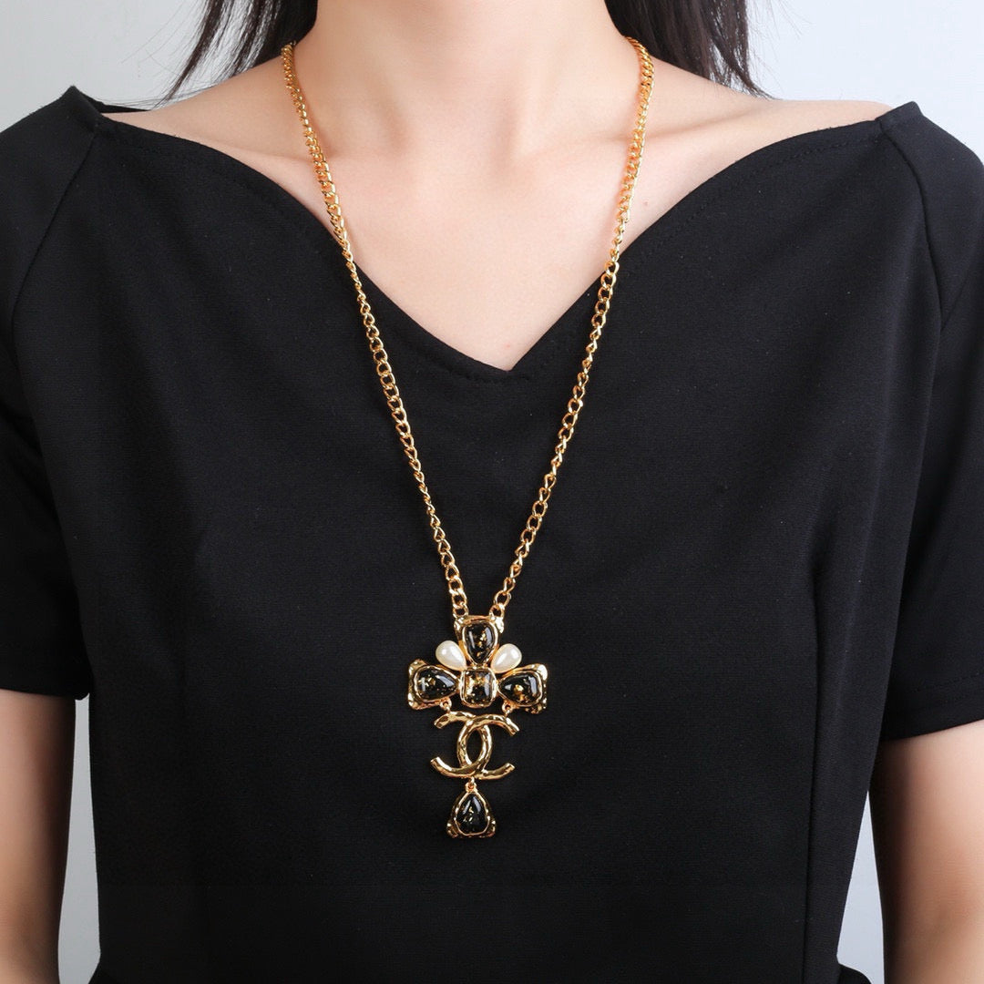 Martin Graham pendant necklace in polished metal-tone – front product view
