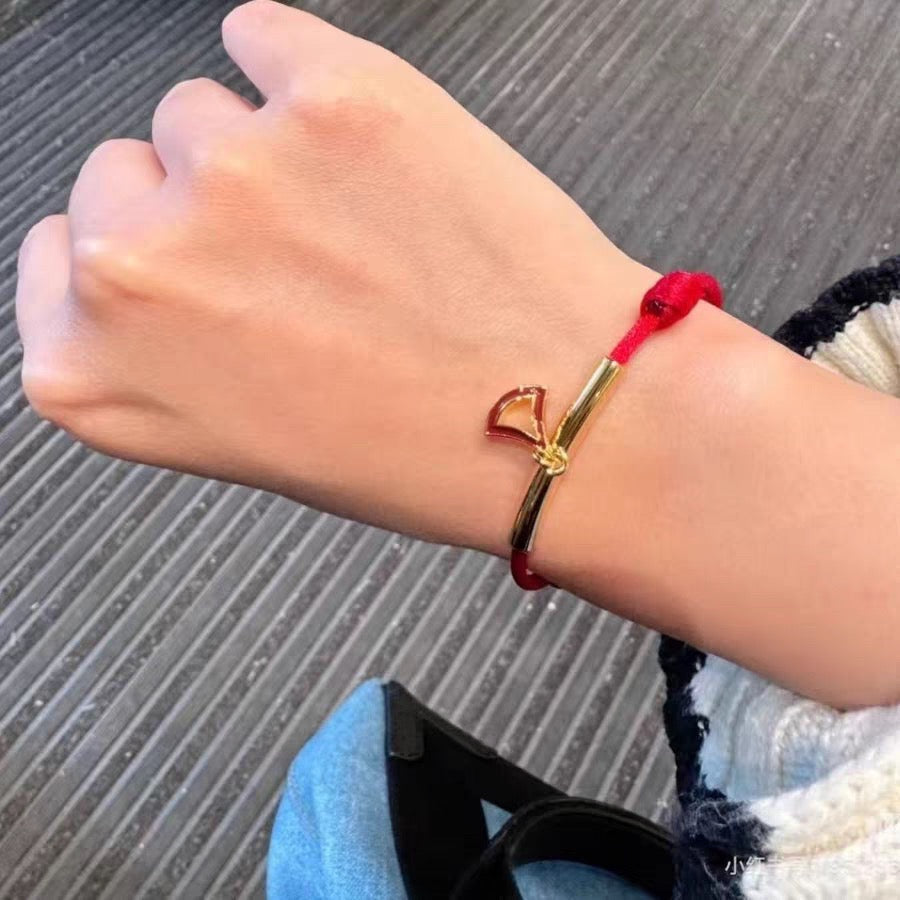 Martin Graham bracelet in polished metal-tone – side detail