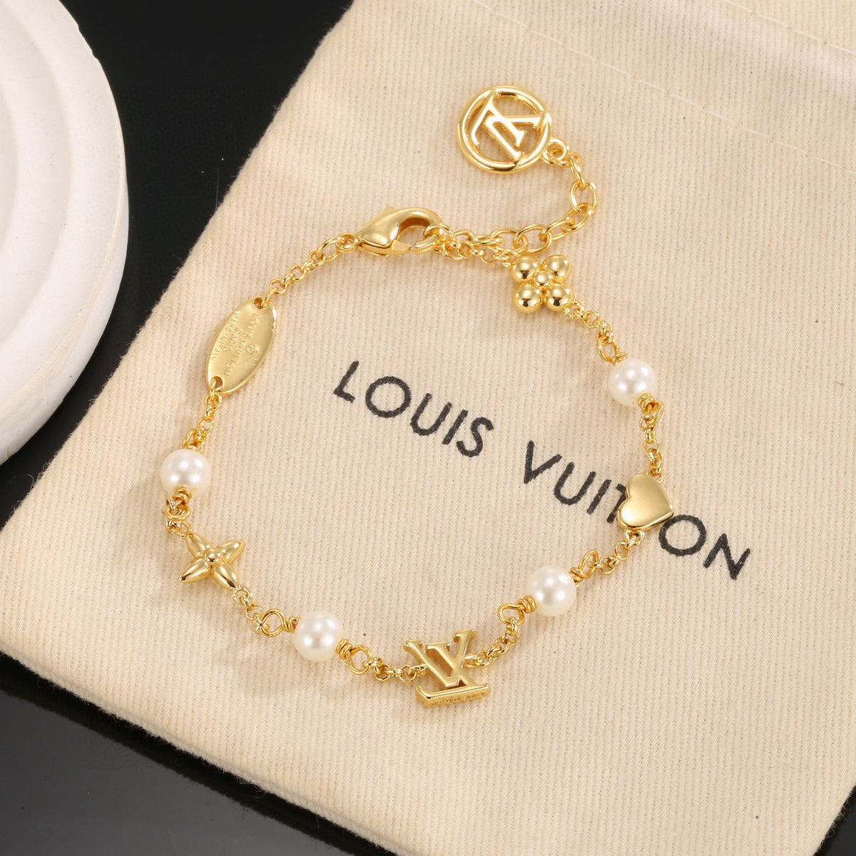 Martin Graham bracelet in polished metal-tone – close-up detail
