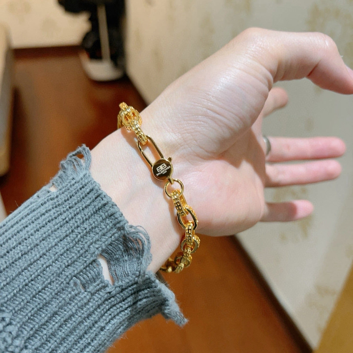 Martin Graham bracelet in polished metal-tone – side detail