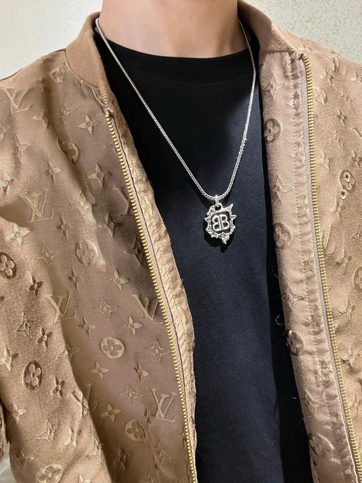Martin Graham pendant necklace in polished metal-tone – detail view