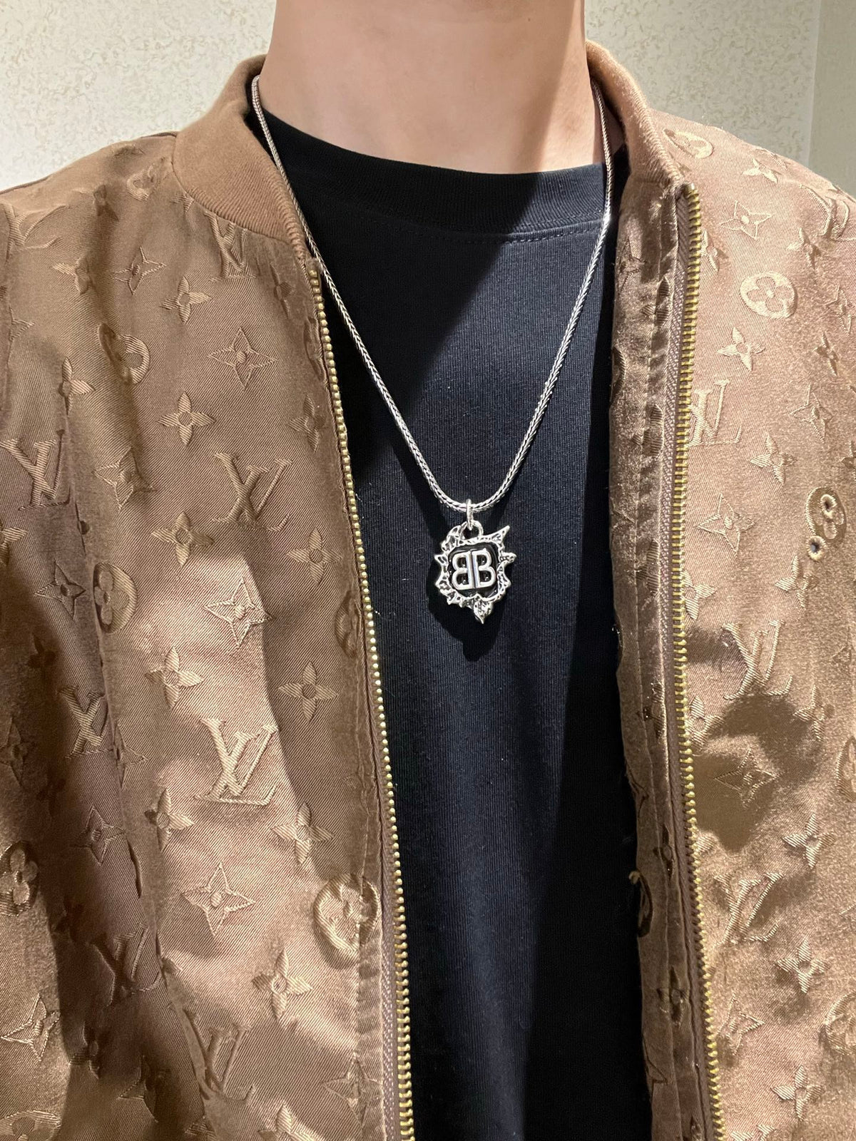 Martin Graham pendant necklace in polished metal-tone – detail view