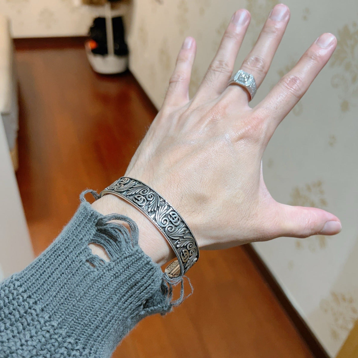 Martin Graham bangle in polished metal-tone – detail view
