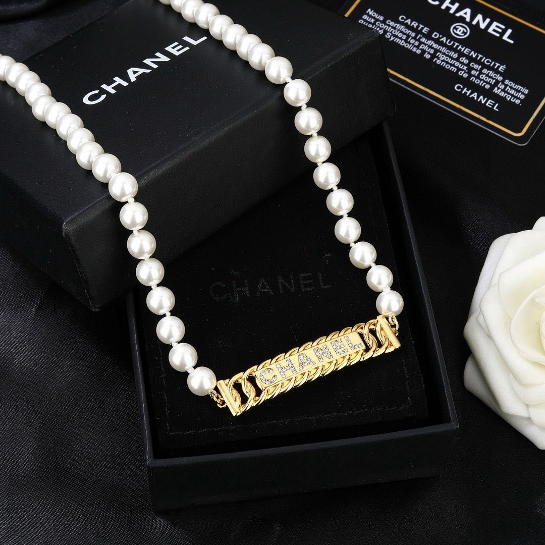 Martin Graham jewelry accessory in polished metal-tone – detail view