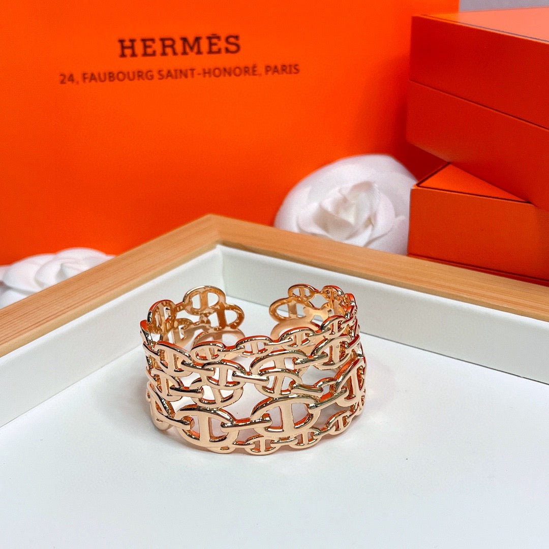 Martin Graham bangle in polished metal-tone – front product view