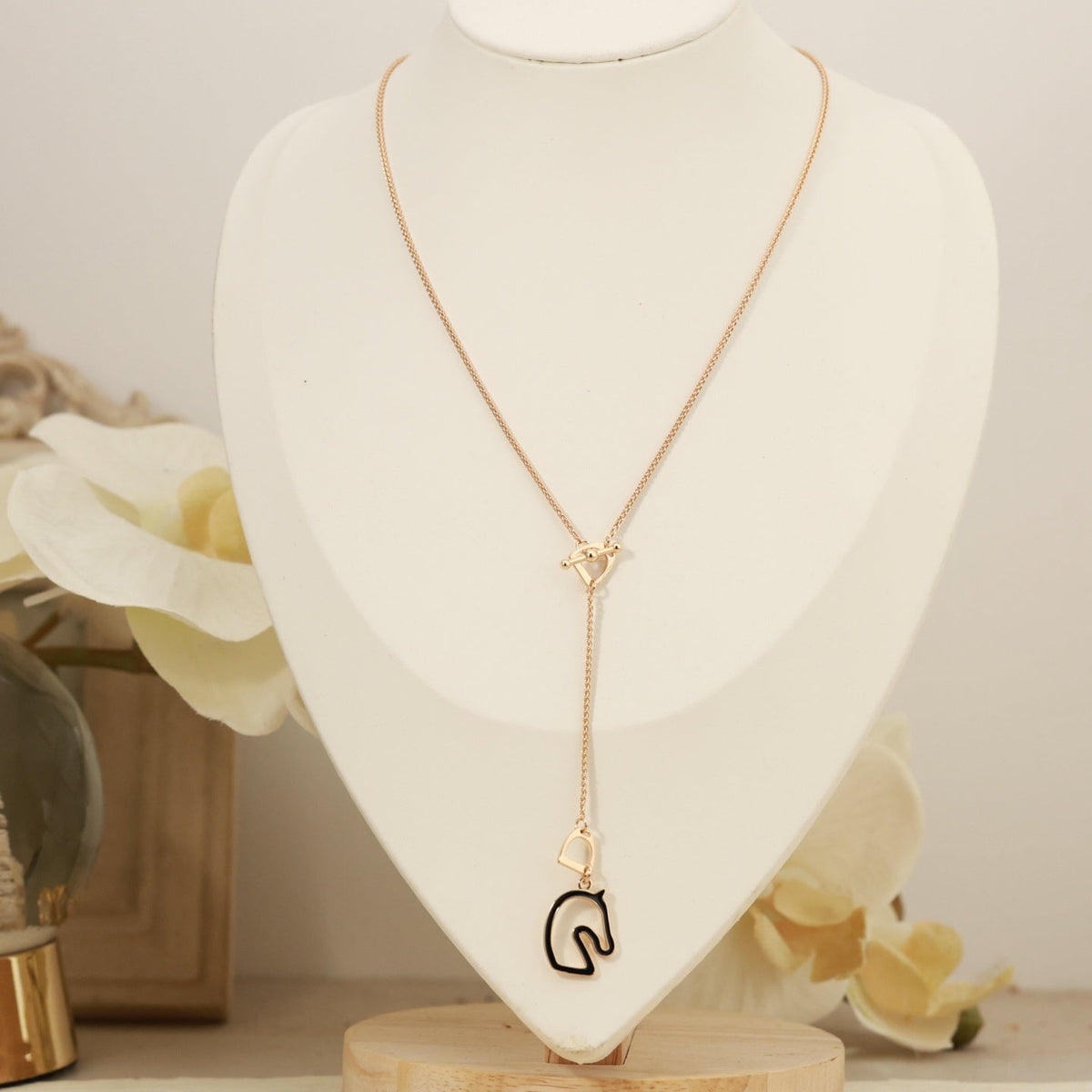 Martin Graham pendant necklace in polished metal-tone – close-up detail