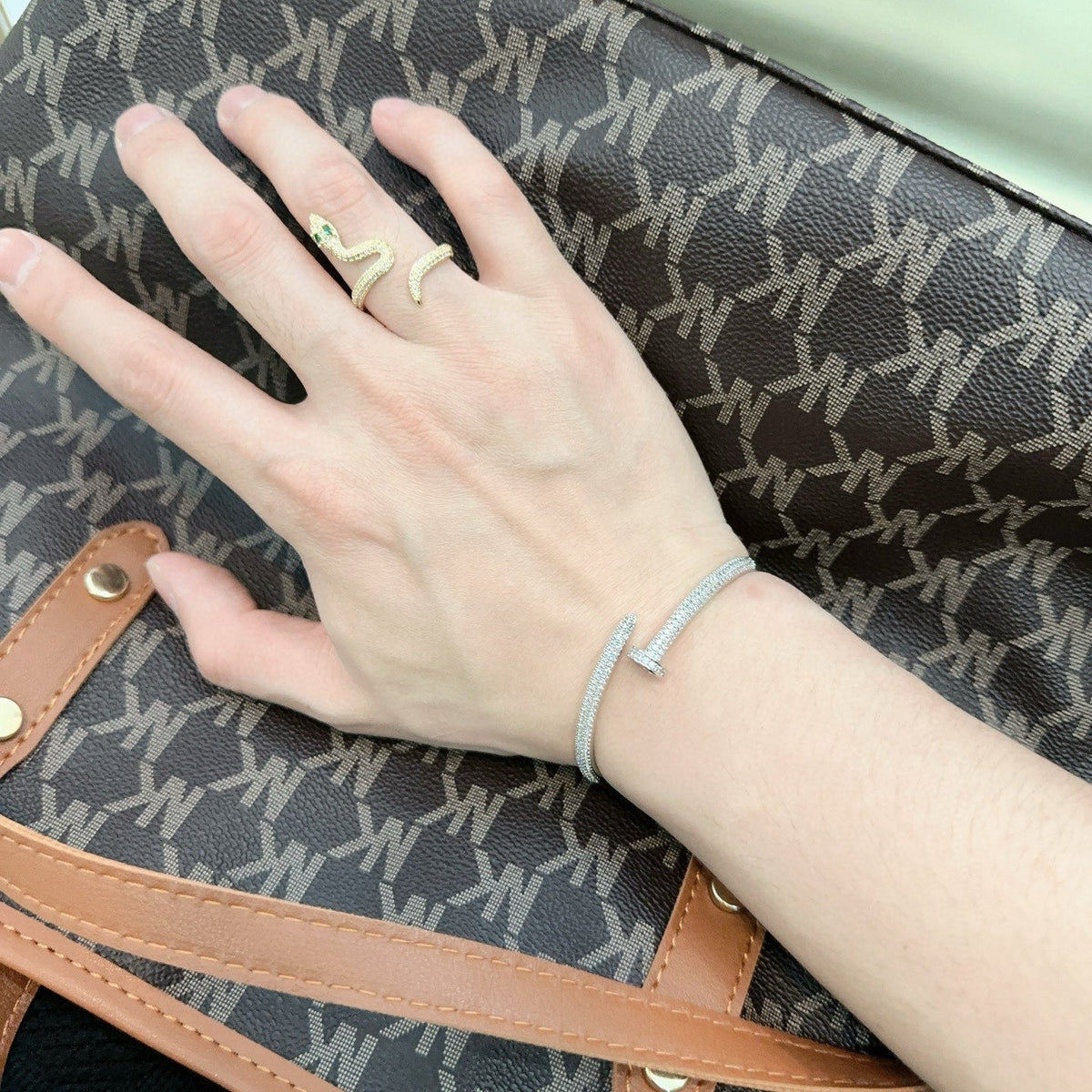 Martin Graham bracelet in polished metal-tone – side detail