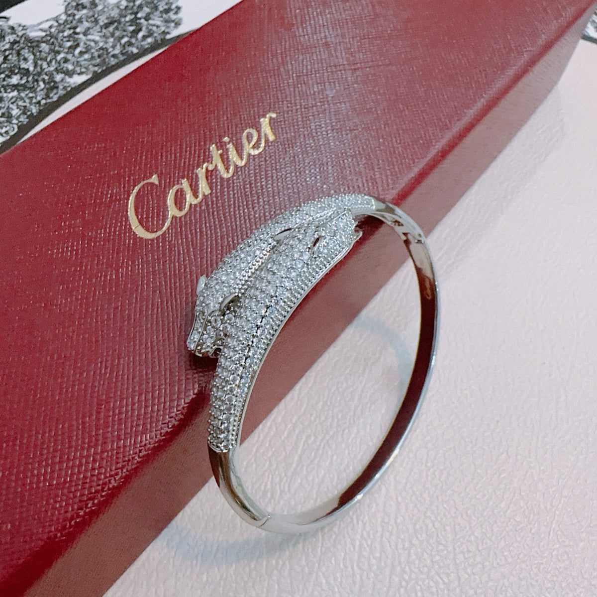 Martin Graham bracelet in polished metal-tone – detail view