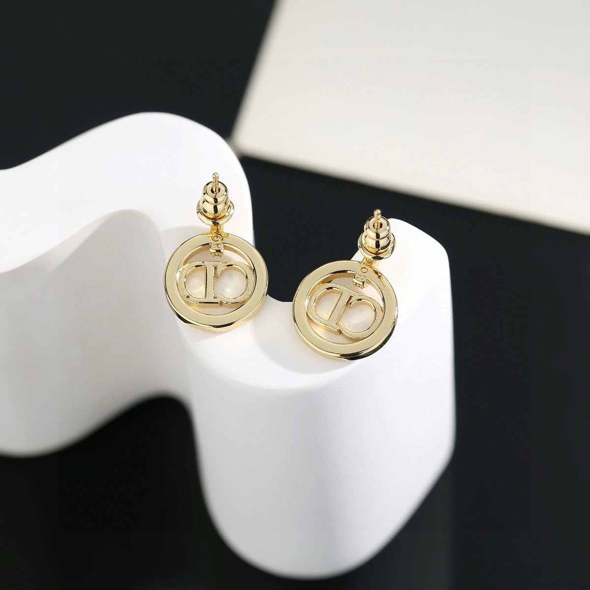Martin Graham earrings in polished metal-tone – detail view