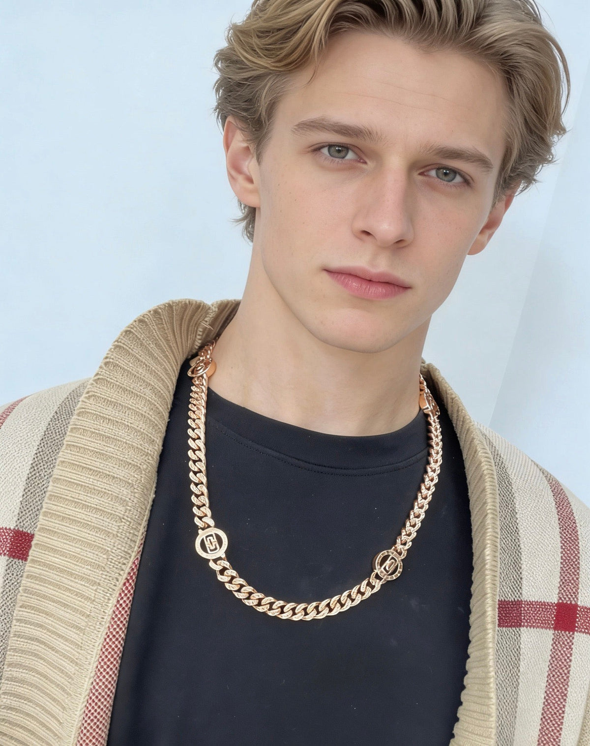 Martin Graham pendant necklace in polished metal-tone – detail view
