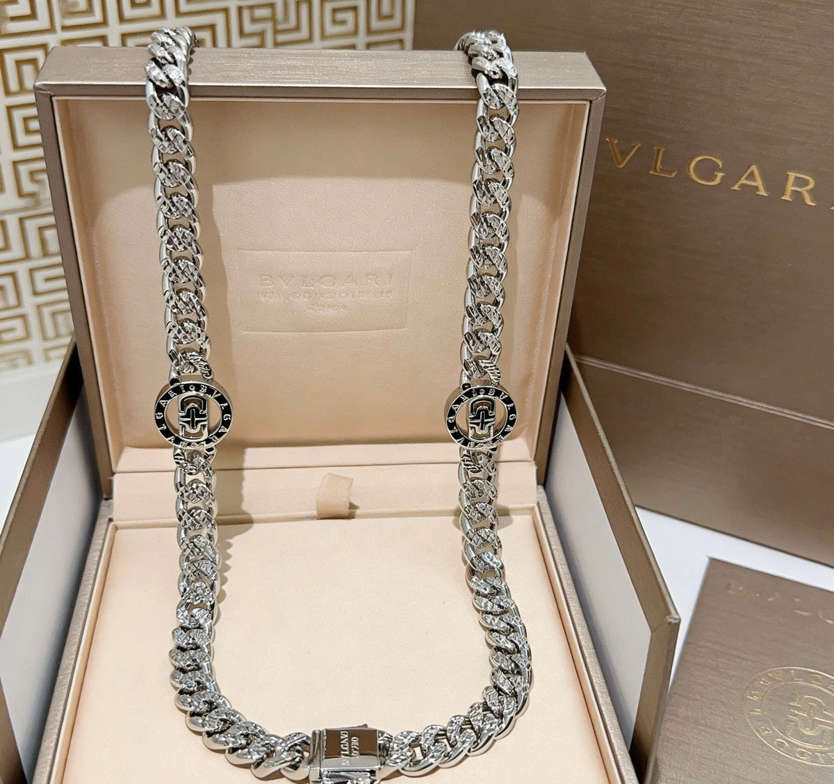 Martin Graham pendant necklace in polished metal-tone – side detail
