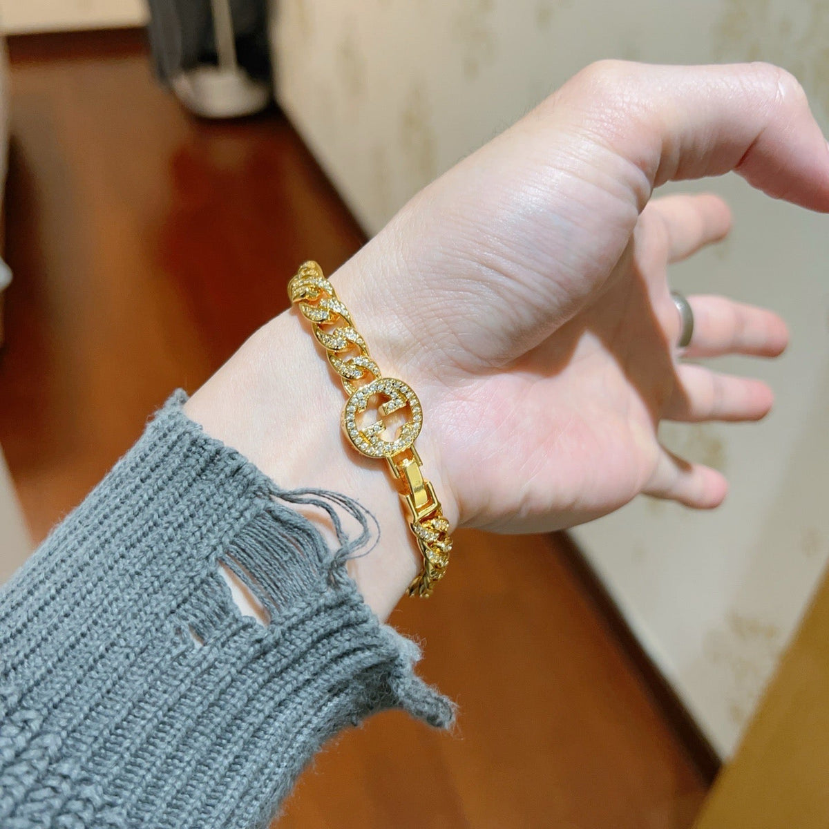 Martin Graham bracelet in polished metal-tone – side detail