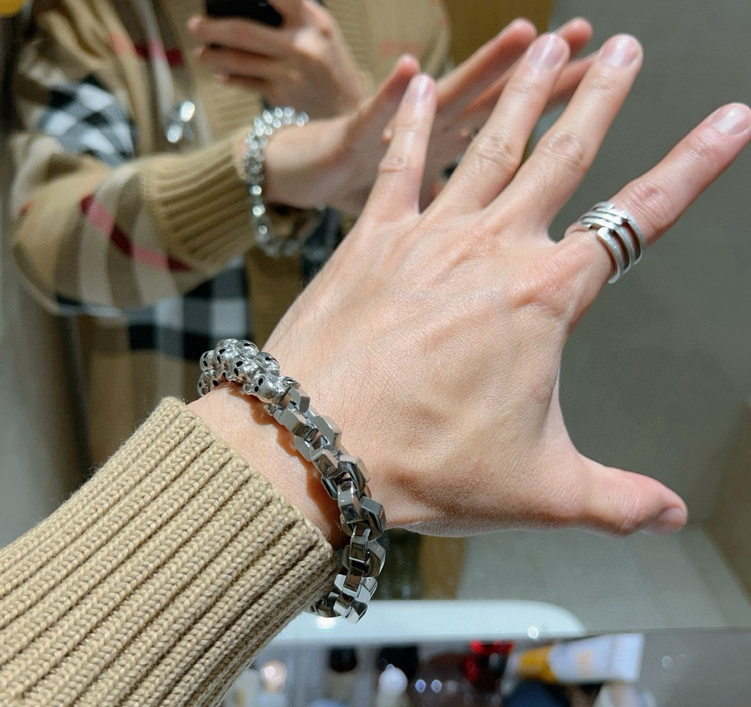 Martin Graham bracelet in polished metal-tone – detail view