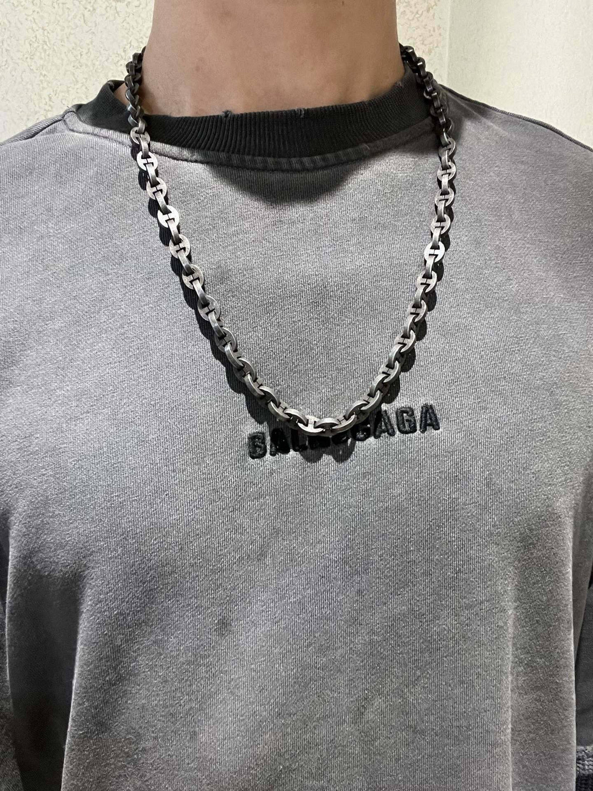 Martin Graham pendant necklace in polished metal-tone – detail view