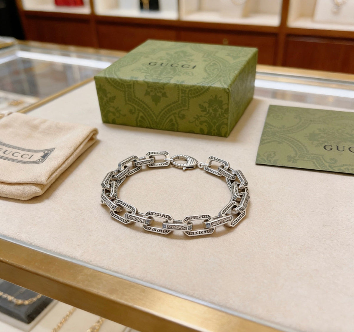 Martin Graham bracelet in polished metal-tone – side detail