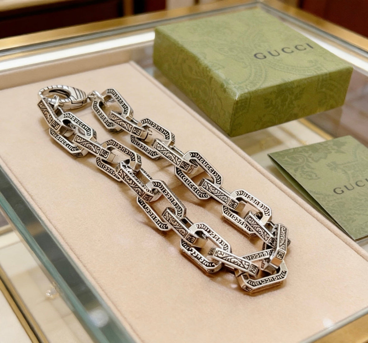 Martin Graham bracelet in polished metal-tone – close-up detail