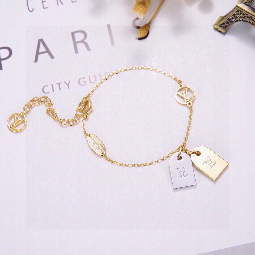 Martin Graham bracelet in polished metal-tone – close-up detail