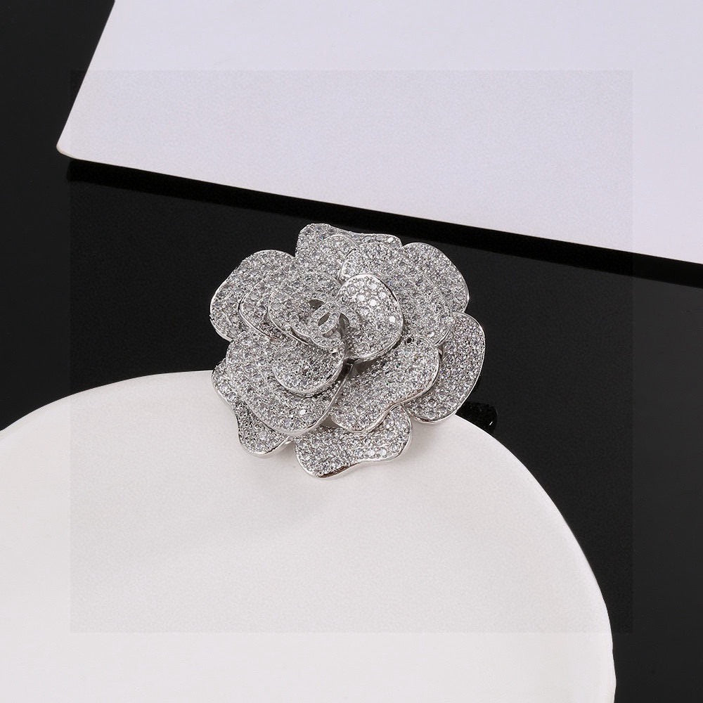 Martin Graham brooch in polished metal-tone – side detail
