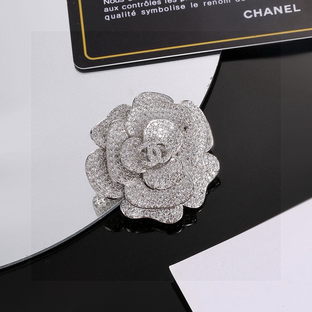 Martin Graham brooch in polished metal-tone – main product view