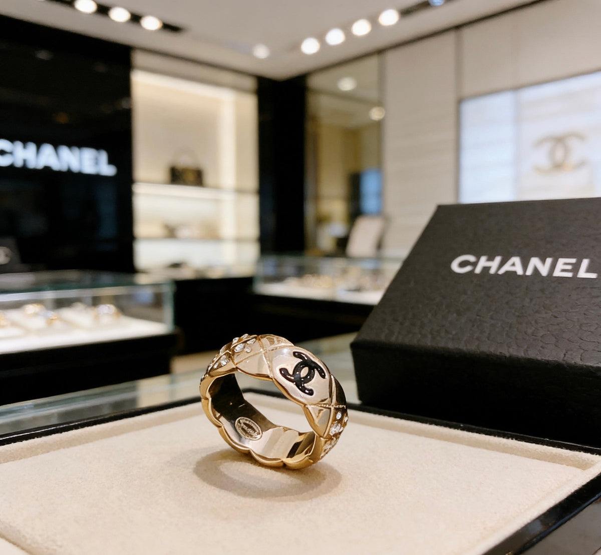 Martin Graham ring in polished metal-tone – front product view