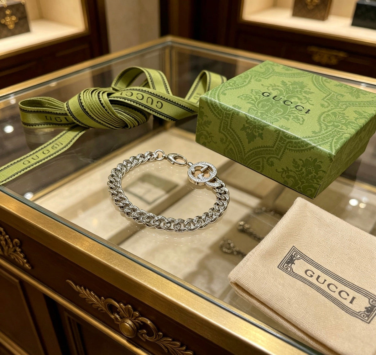 Martin Graham bracelet in polished metal-tone – close-up detail