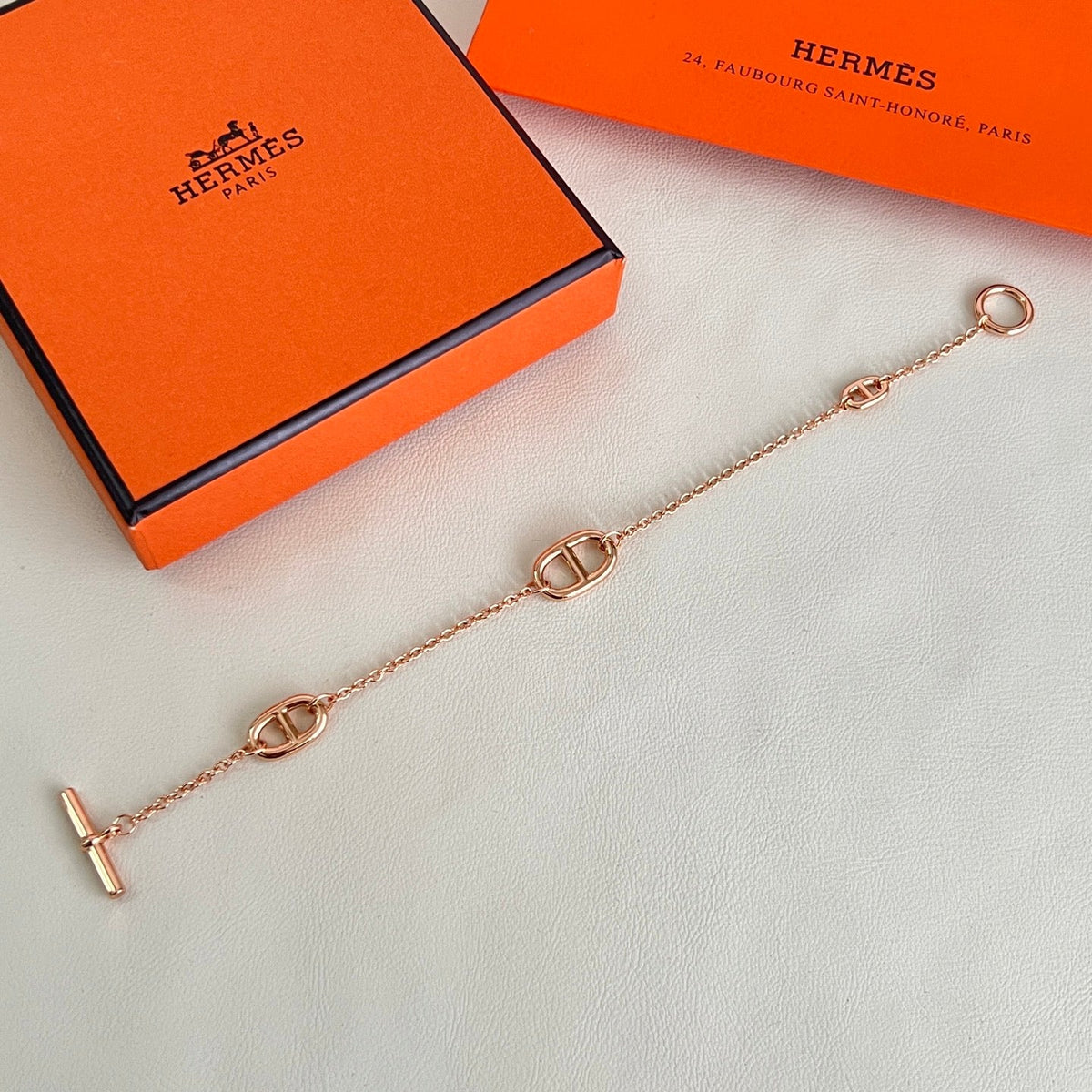 Martin Graham bracelet in polished metal-tone – side detail