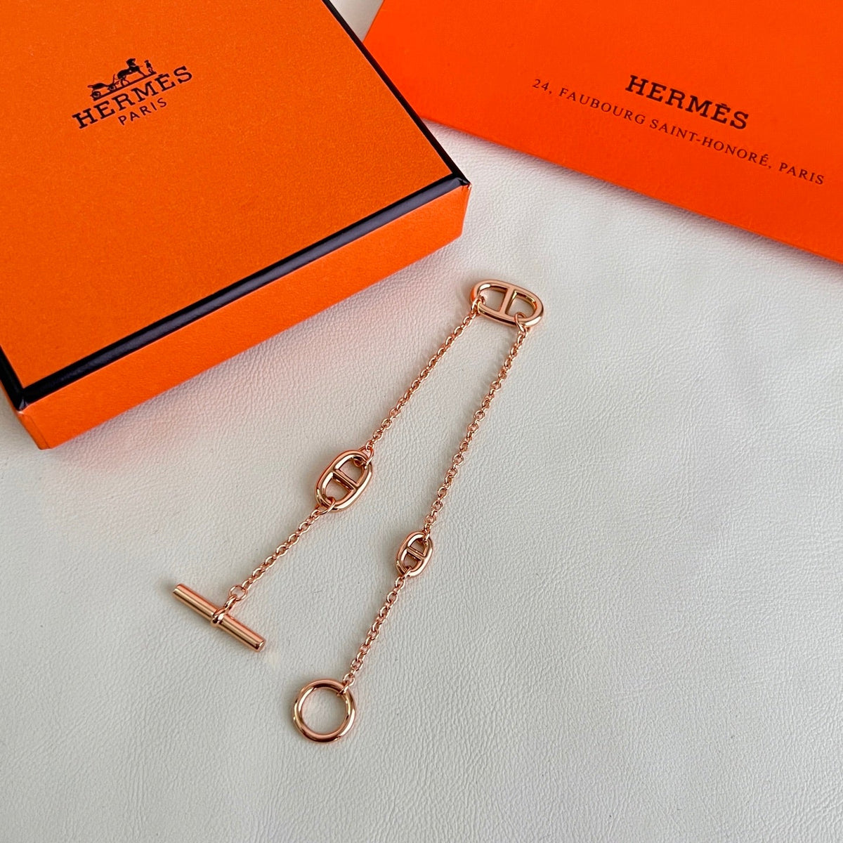 Martin Graham bracelet in polished metal-tone – close-up detail