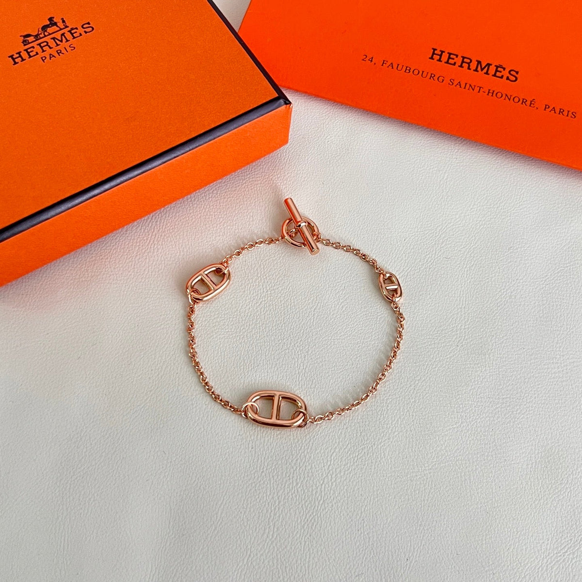 Martin Graham bracelet in polished metal-tone – detail view