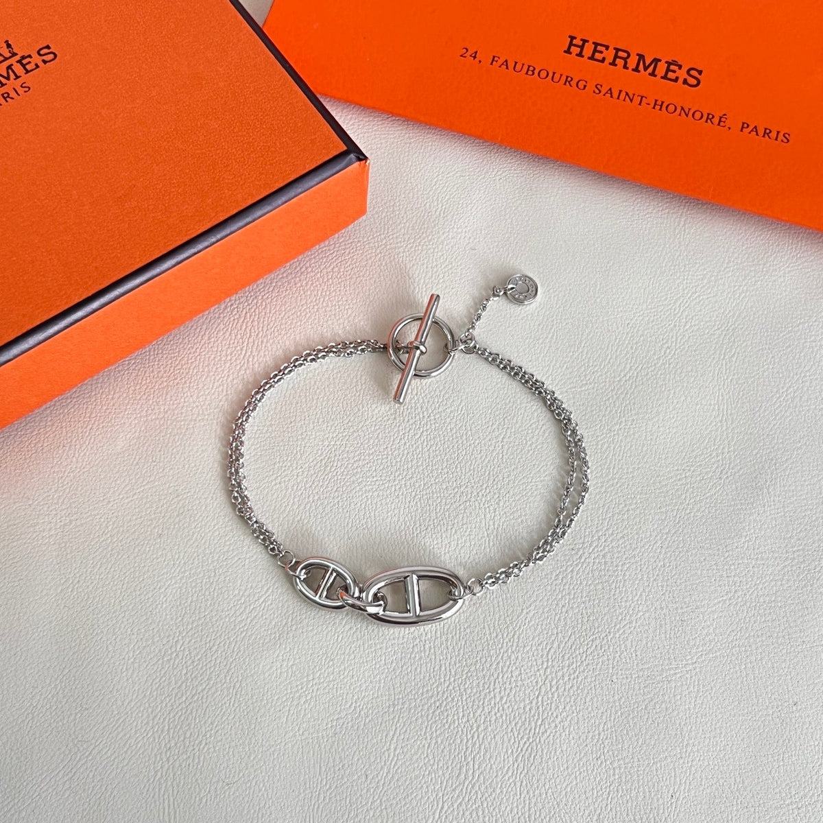 Martin Graham bracelet in polished metal-tone – detail view